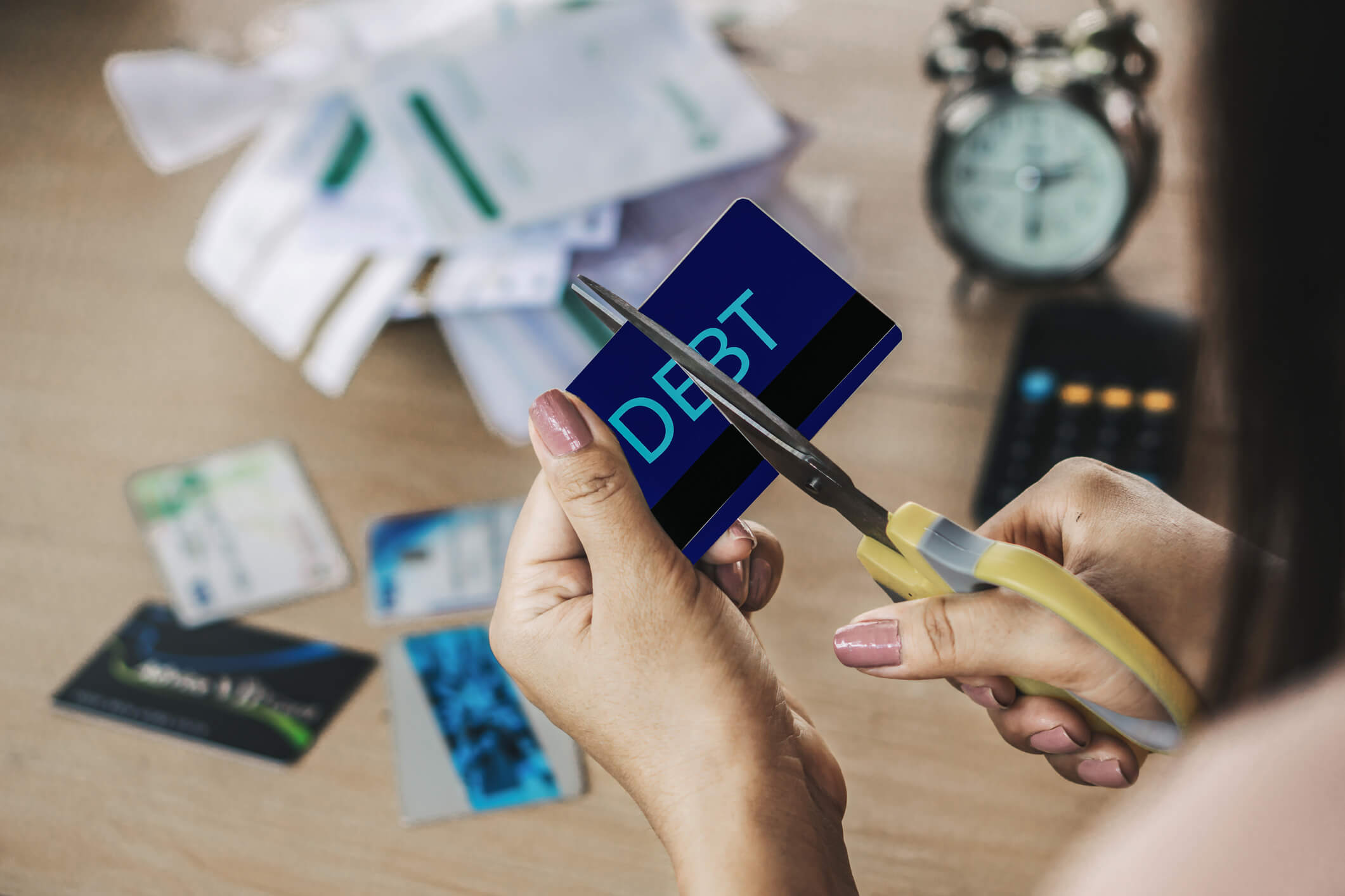 9 Ways to Avoid Credit Card Debt | Complete Controller