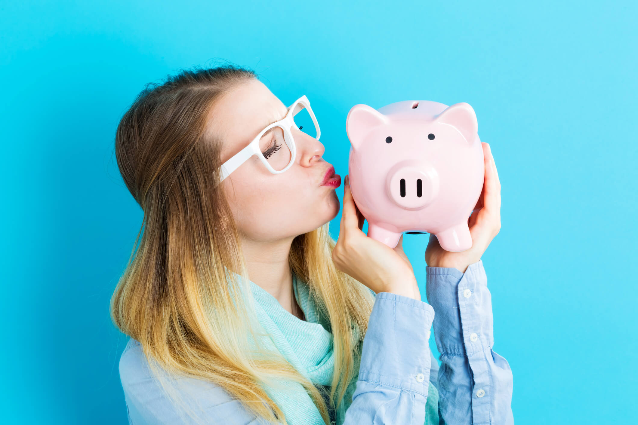 7 Best Tips to Save Money Being Young